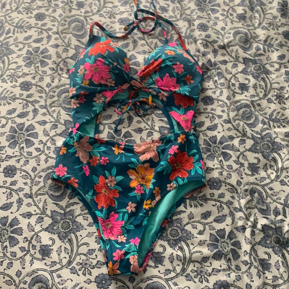 one piece shade and shore bikini!